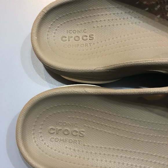 Crocs Men’s Swiftwater Deck Flip Comfort Sandals - Picture 6 of 8